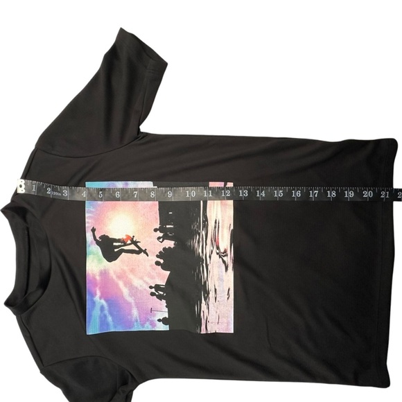 Old Navy Boy's Black Short sleeve Rashguard Size L (10-12) - Picture 3 of 7